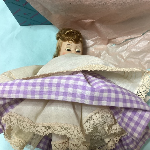 Madame Alexander Little Woman “MEG” Vintage Collector Doll - Picture 12 of 15